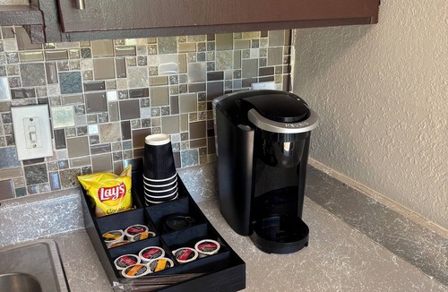 North Arlington Apartment | Stylish Comfort in Arlington’s Entertainment District!