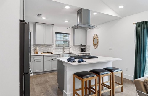 Blackshear-Prospect Hill House | Stylish East Austin Home + Patio Dining + Minutes to Downtown | Eastside Keys