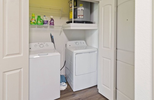 Frisco Apartment | ⭐️ Stylish Frisco Retreat 1BR. Fast WiFi + Free Parking, Near The Star & PGA