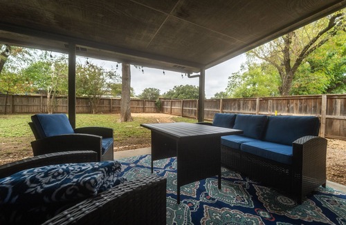 Mesa Park House | Stylish Group Retreat Hot Tub Game Room Yard