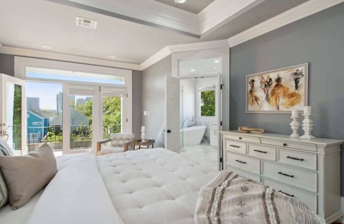 McDonough House | Stylish Modern Home | Hot Tub & Pergola