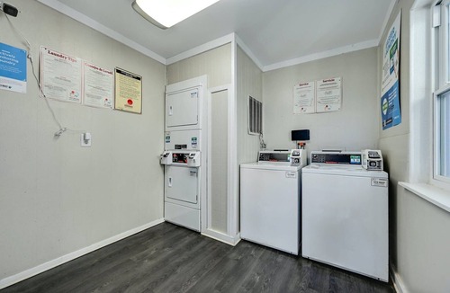 Allandale Apartment | Stylish modern studio close to Downtown and Domain