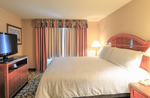 Chinatown Hotel | Stylish Stay with Outdoor Pool and Free Breakfast Near Houston’s Best Shopping