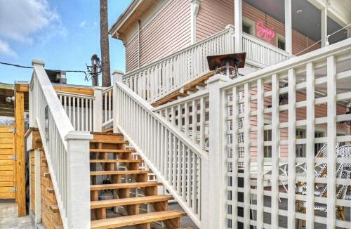 Crystal Beach Hotel | Sugars Inn Room 2 Boutique Hotel One Mile to Beach