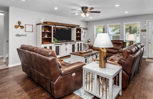 Chandler Condo | Sunrise Paradise on Lake Palestine with Private Dock and Kayaks