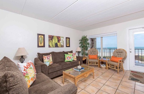 South Padre Island Condo | Suntide II 206 - Condo w/Private Balcony, Beachfront Pool & Spa, Sun Deck, Sand Volleyball, Tennis Court