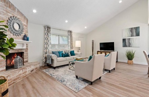 Katy Apartment | Super Cozy Entire House ABL Near Downtown - Book Now !