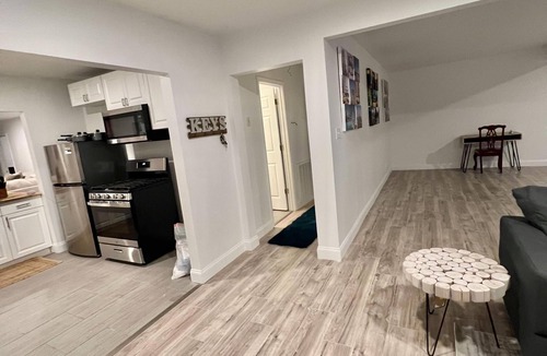 Shreveport House | Super Spacious 3 Bedroom House, w/2 Living Rooms and Close to Everything