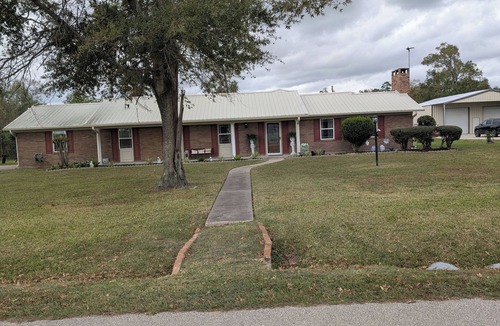 Orange House | Superb 3-bedroom house with AC and relaxing pool in adorable Orange Texas