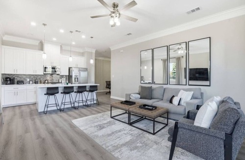 Greater Fondren Southwest House | SW Houston 2BR | Bright Open Layout, Two Kings