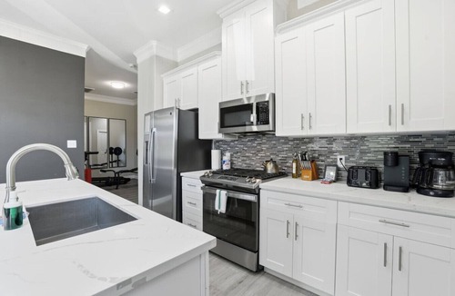 Greater Fondren Southwest House | SW Houston 2BR | Two Kings, Desks, Fenced Yard