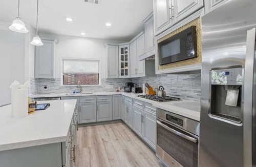 Greater Fondren Southwest House | SW Houston 3BR Sleeps 10 | 2 Living Areas