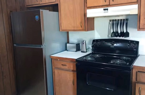 Ashdown House | Sweet Monroe is in a safe neighborhood close to amenities