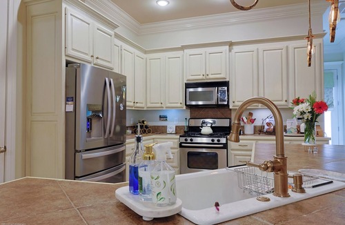 Lafayette Condo | Sweet Stay Lovely 2-bedroom condo with AC in charming Lafayette
