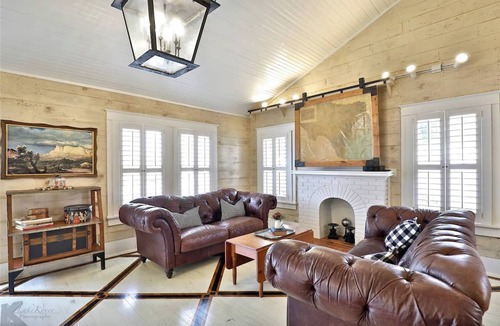 Sayles Blvd. Area House | Ten33 | Luxe Sayles District Experience, King Bed!
