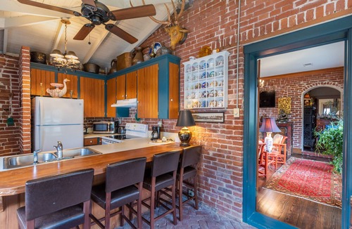 Natchez Cottage | Terrace Carriage House | 1/1, Historic Downtown
