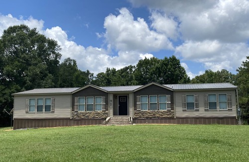 Tylertown House | Terrific 4-bedroom house in Tylertown with WiFi, AC