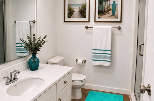 Greater Fondren Southwest House | Terrific spacious 3-bedroom townhome in vibrant Houston -sleeps 8