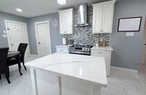 Fort Worth House | TEXANO INN Charming 3-bedroom house with WiFi and AC in welcoming Fort Worth