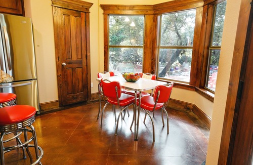 Austin House | Texas Hill Country Hideaway–A Perfect getaway in Dripping Springs!