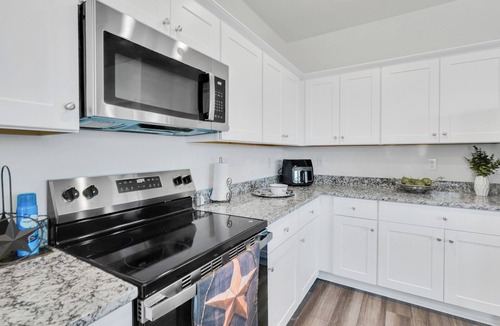 San Antonio House | Texas Star! Big Family Stay 4BR 3BA - 2 King Beds