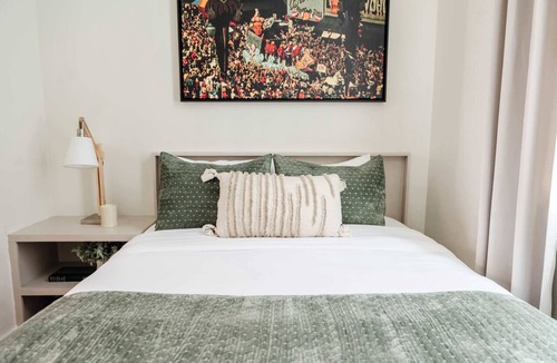 Faubourg Lafayette Hotel | The 1300 | Large 7 Bedroom Home, Heated Pool & Spa