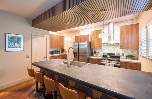 East Cesar Chavez House | The Austin Vibe! Super Walkable Foodies Paradise Close to the Lake & Downtown