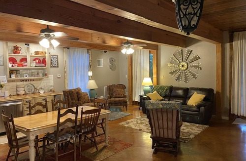 Mittie House | THE BARN GUESTHOUSE
