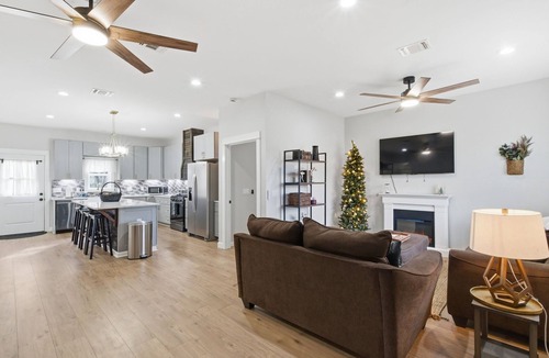 Weatherford House | The Bella - Modern Equestrian Home with Park Views near Weatherford Square!