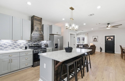 Weatherford House | The Bella - Modern Equestrian Home with Park Views near Weatherford Square!