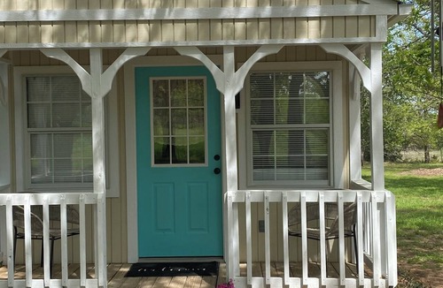 Glen Rose Cabin | The Beulah Jane is a peaceful cabin on working farm in Glen Rose.
