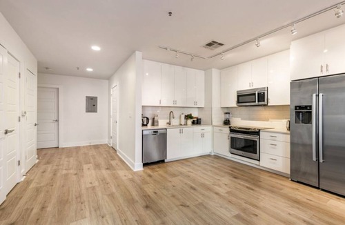 Central Business District Hotel | The Big Easy's Finest: 4-Bedroom Luxury Condo in New Orleans
