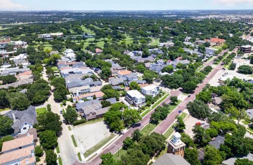 Crestline Area House | 'The Bowie Bungalow' in Fort Worth!