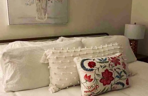 Mid City South Cottage | The Capitol Cottage -perfect for any stay in Baton Rouge! 2BR location location
