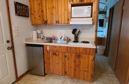 Chico Cabin | The Captains Quarters at Northside Marina & Resort