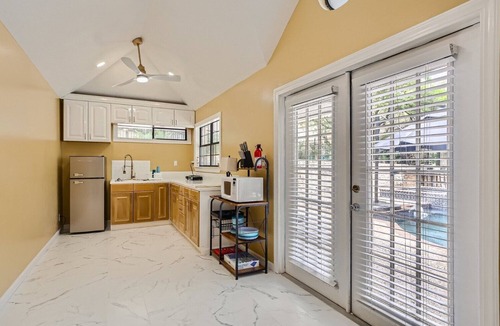 Crownridge of Texas House | The Casa Cantera by Six Flags, La Cantera, The Rim. 3Br Home with Pool & Cabana