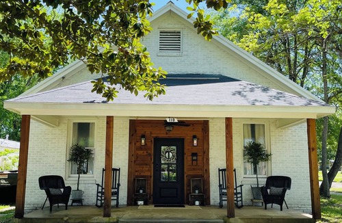 Jefferson House | The Church House - A Charming Newly Renovated House Full of History & Character!