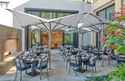 Fort Worth Cultural District Hotel | The Crescent Hotel | Courtyard Suite | Near Botanical Gardens