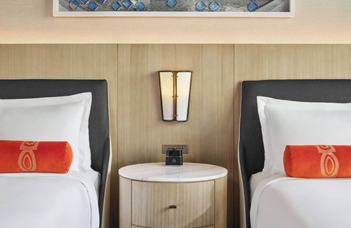 Fort Worth Cultural District Hotel | The Crescent Hotel | Deluxe Queen Queen| Pet-Friendly Family Experiences