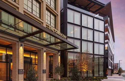 Fort Worth Cultural District Hotel | The Crescent Hotel | Patio Deluxe King | Near Art & Science District