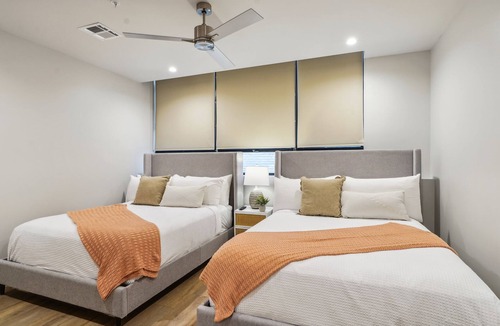 Central Business District Bed & Breakfast | The Eleanor 4BD/4B - All King Bedrooms, City View