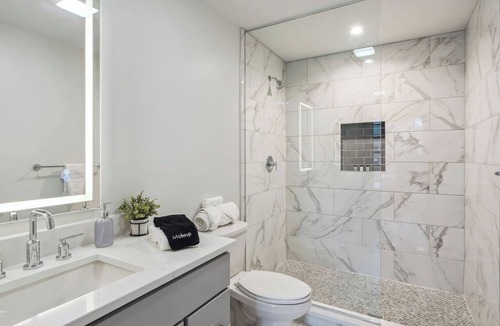 Central Business District Hotel | The Eleanor New Orleans 4BD/4B - All King Bedrooms