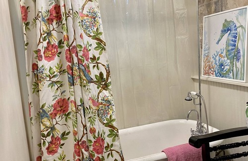 Beauregard Town Historic District House | The Garden House - 'Artsy Elegance' - A "Stay to Remember" in Beauregard Town!