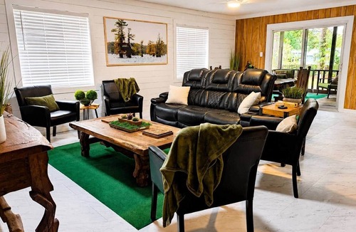 Karnack House | The Gator Den at Caddo Lake/Big Lake