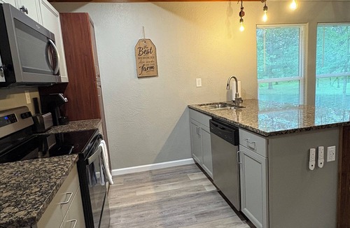 Lufkin Cabin | The Goat Shack Waterfront Cabin on Stocked Pond minutes to Downtown Lufkin