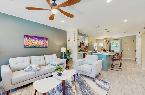 Southeast Houston House | The Golden Standard, Stylish New Home With Garage
