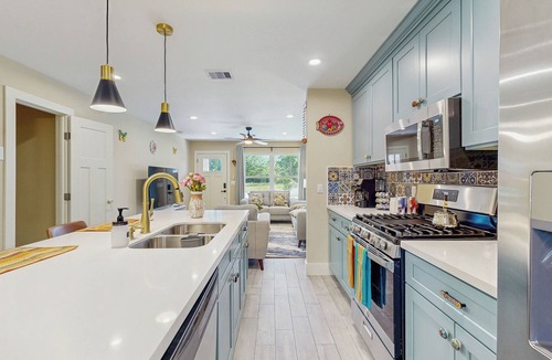Southeast Houston House | The Golden Standard, Stylish New Home With Garage