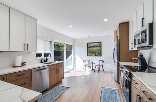 Richardson House | The Goph Getaway 4B 2B Duplex KING Pet Friendly