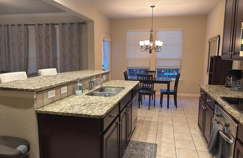 Lewisville House | The Hamilton Hideaway