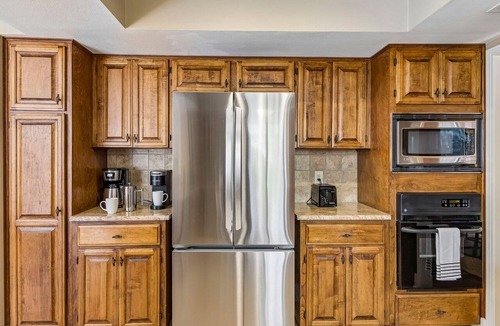 Woodlands of Camino Real House | The Haven on Twisted Wood 4BR 3BA Sleeps 12